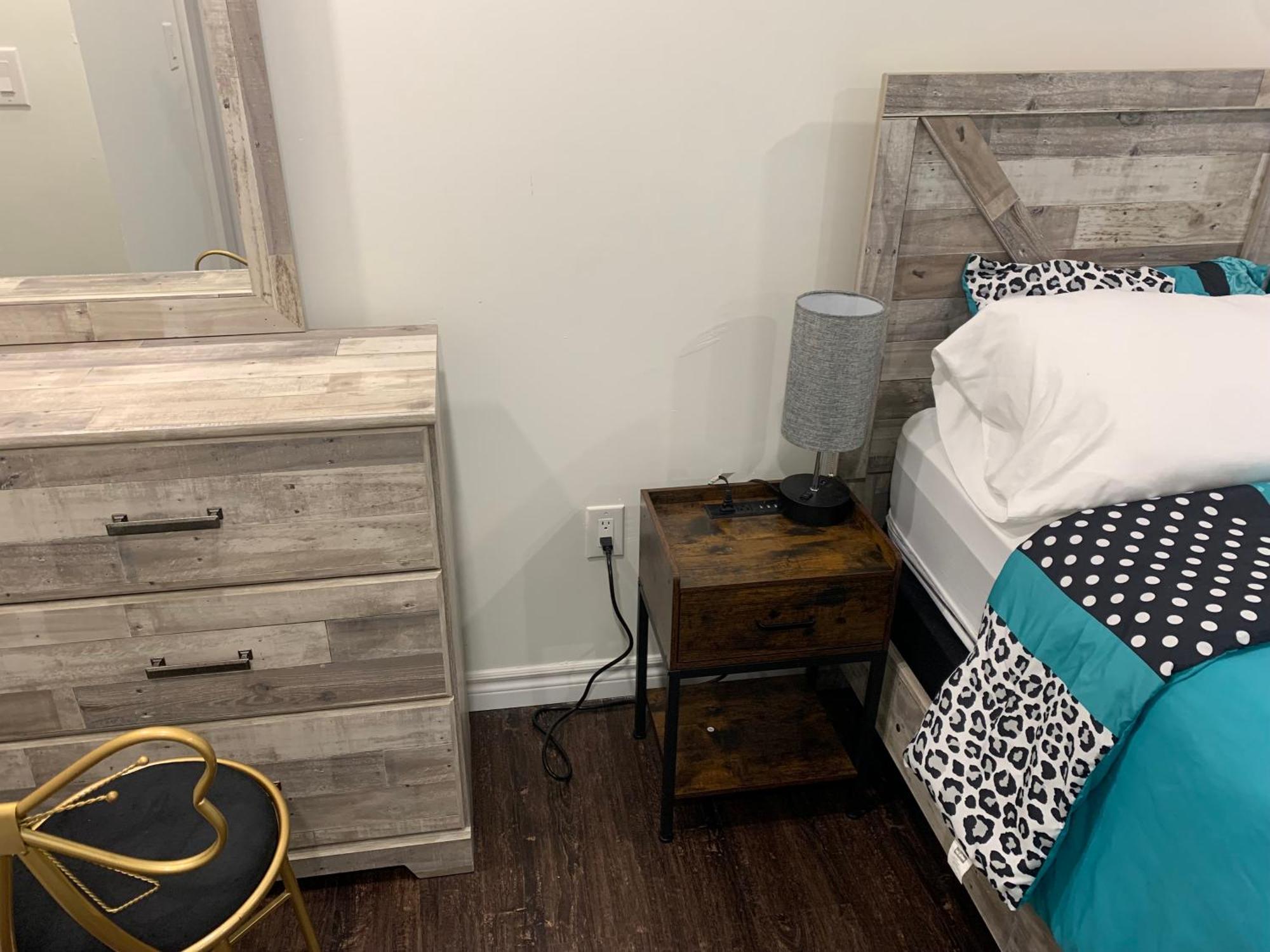 Modern 1 Bedroom + Den In ケンブリッジ エクステリア 写真